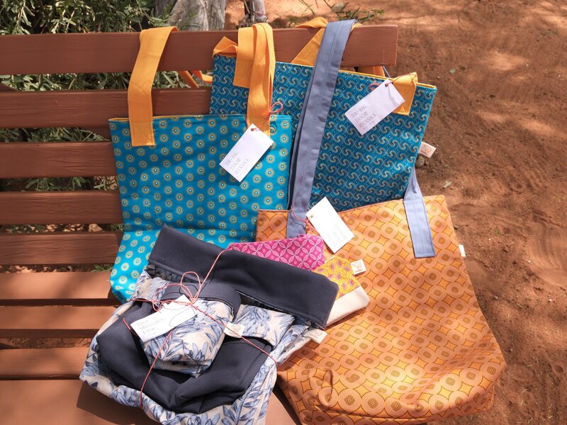 Handgemachte afrikanische namibische Taschen kaufen Shop Kuzikus Wildlife Reserve & Astro G&auml;stefarm Kalahari Namibia