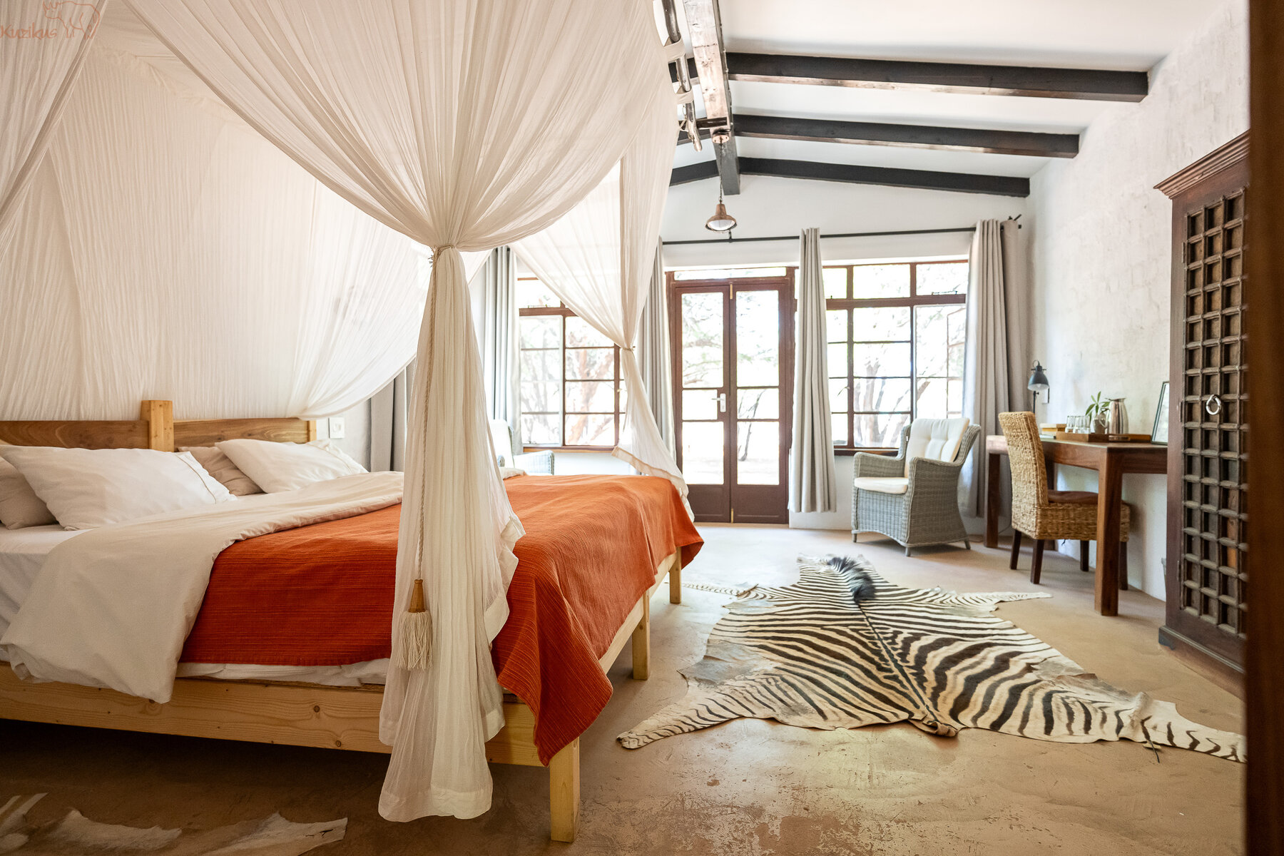 Kuzikus accomodation with mosquito net and King size bed