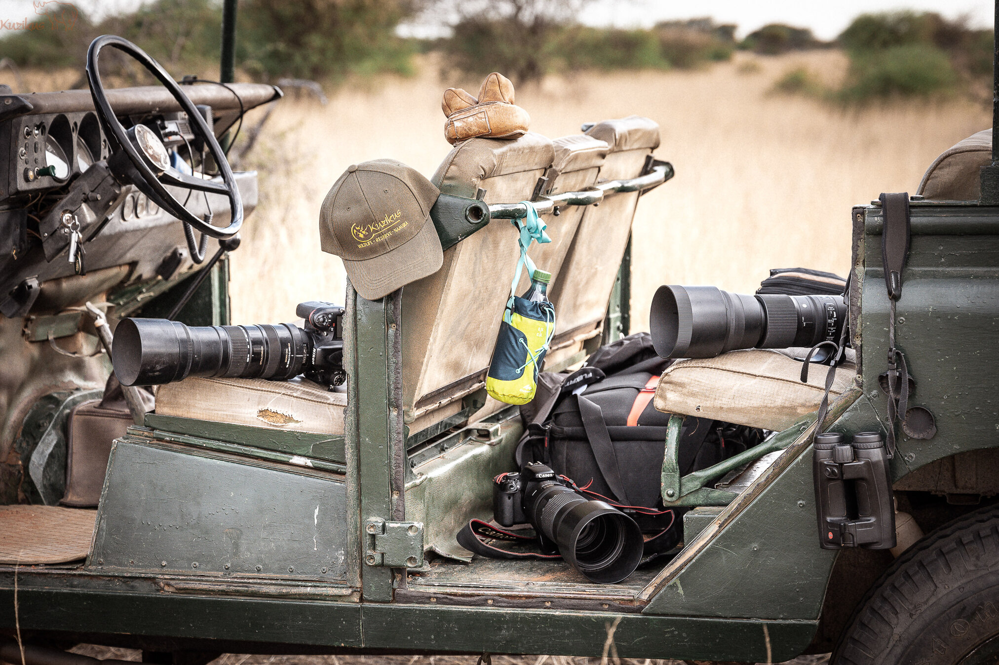 Landrover with cameras on the seats