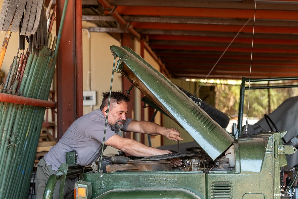 KFZ-Mechaniker Volont&auml;r Kuzikus Wildlife Reserve Kalahari Namibia